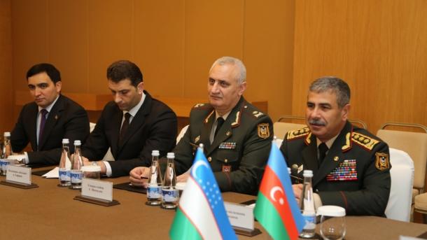 Azərbaycan və Özbəkistanın müdafiə nazirlikləri arasında hərbi əməkdaşlıq Planı imzalanıb