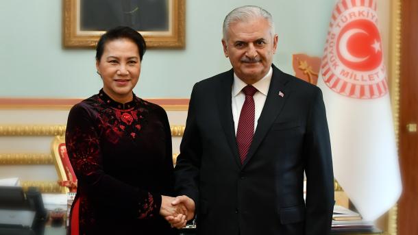 Kryeparlamentari Binali Yildirim pret homologen vietnameze, Nguyen Thi Kim Ngan