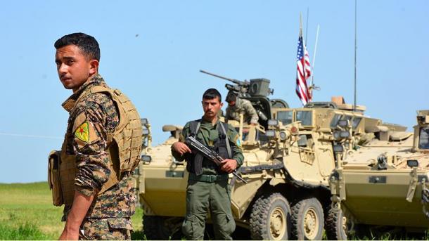 Beziehung zwischen USA und der Terrororganisation PYD