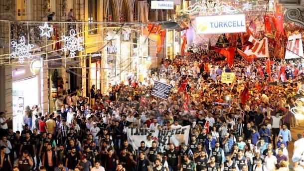 istanbul demokrasi nöbeti.jpg
