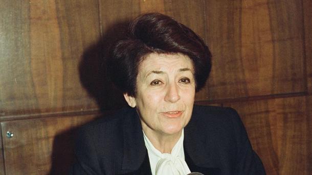 トルコ初の女性大臣アクヨル氏が死去