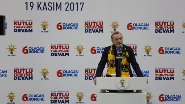 "Ceux qui comparent le pays à la Turquie des années 80 et 90, découvriront l’ampleur de leur erreur"