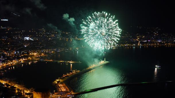 Turqi –Viti i Ri u kremtua në një atmosferë festive