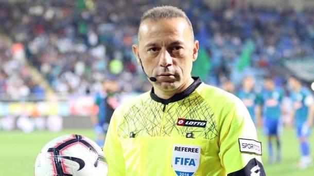 Juneyt Chakir,UEFA Chempionlar ligasi play- off turnirini so’nggi uchrashuvini boshqaradi.