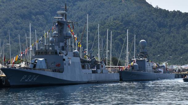 Турските воени бродови укотвени во Мармарис ги отворија своите врати за посетителите