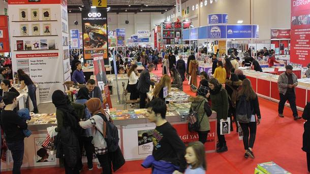 Pameran Buku Laut Hitam Dibuka untuk Pengunjung