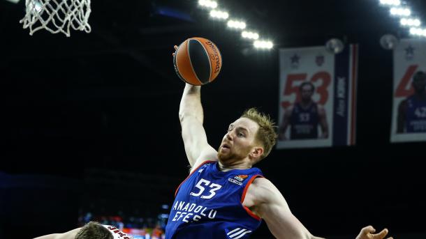 Il tabù di Anadolu Efes rimane, batte Olimpia Milano 73-68