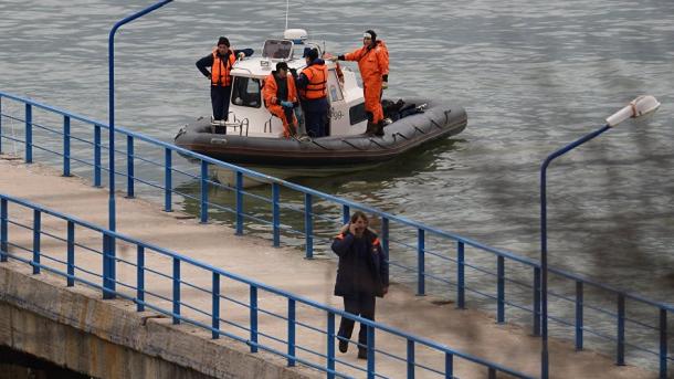 На Кубани автобус с рабочими упал в море