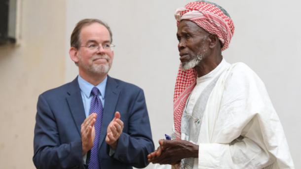 Imami nigerian që mbrojti të krishterët nga sulmi i armatosur u nderua me çmim nga Amerika