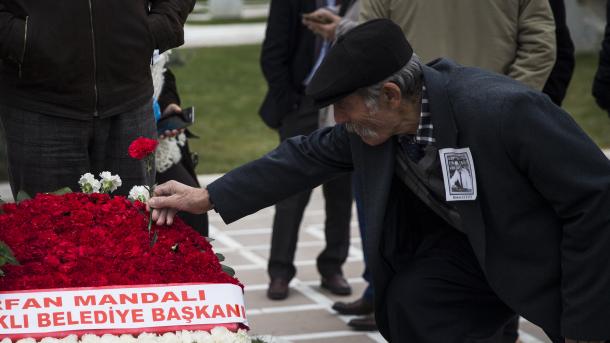 Turkiyaning sobiq bosh vaziri Bulent Ejevit xotirlandi