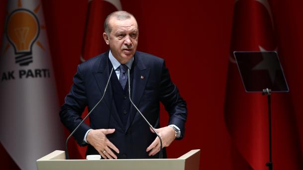 Erdogan: Nema stajanja, pred teroristima je vrelo ljeto