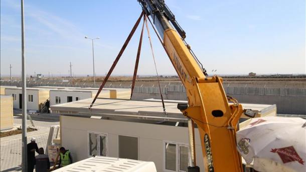 La Turquie construit le premier camp de réfugiés avec des logis-conteneurs à deux étages