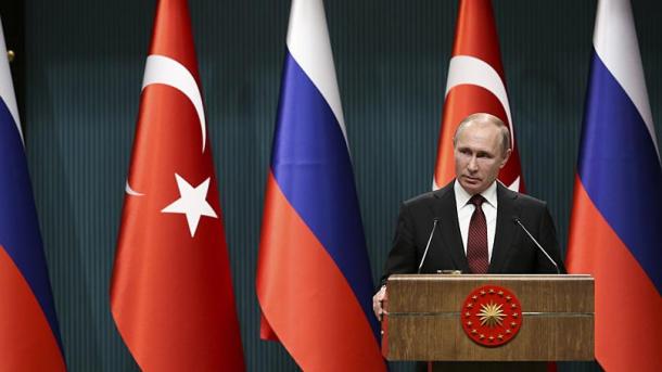 Il presidente russo Viadmir Putin sarà in Turchia il 19 novembre