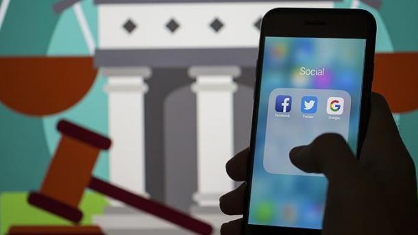 露裁判所がFacebookとTwitterに罰金