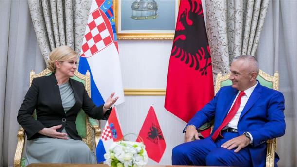 Kolinda Grabar-Kitaroviç - Ilir Meta 01.jpg