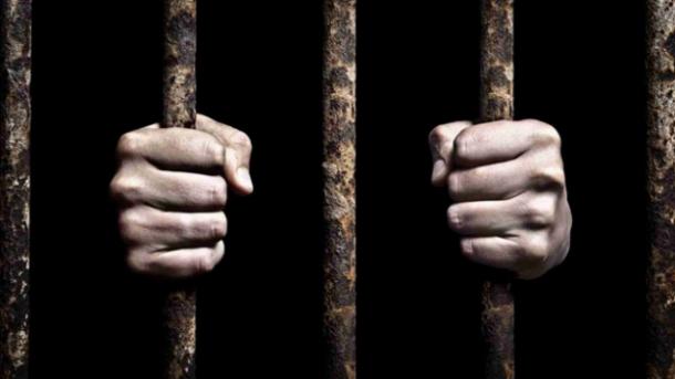 Arrestohet ish-ministri izraelit për korrupsion lidhur me çështjen e nëndetëseve