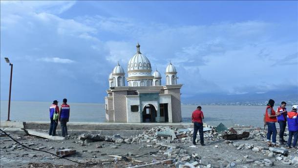 Indonésie: La mosquée flottante de Palu résiste au tsunami