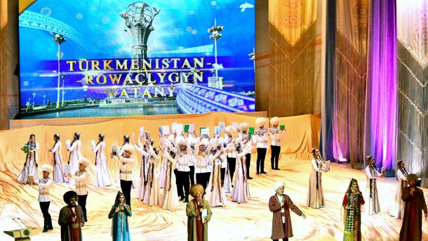 «Türkmenistan — rowaçlygyň Watany» ýylynyň çärelerine dabaraly badalga berildi