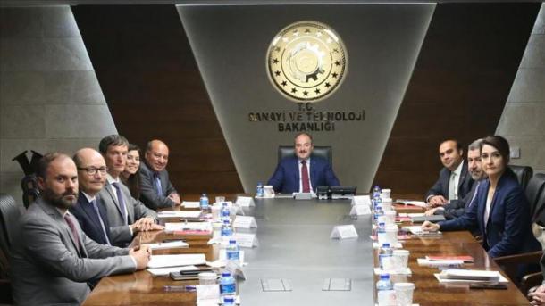 دیدار مصطفی وارناک و رئیس بانک توسعه اروپا