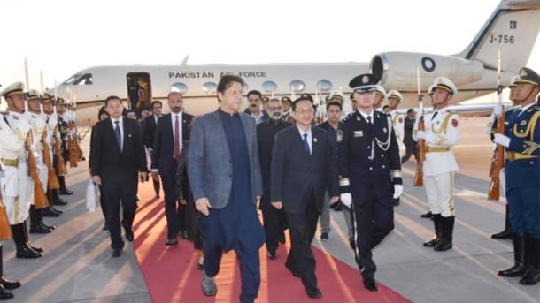 وزیراعظم عمران خان کی بجنگ پہنچنے پر مصروفیات جاری، مختلف کمنیپوں کے سی ای اوز سے ملاقاتیں