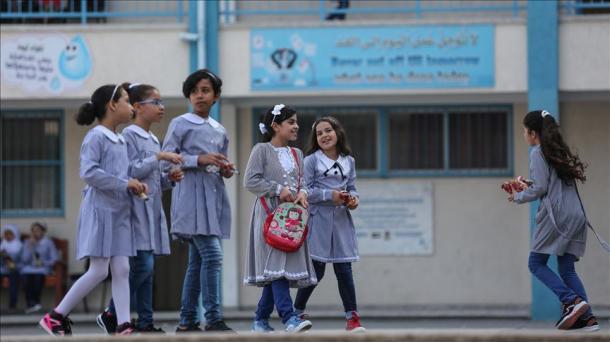 Unesco asegura que gobiernos están recortando ayuda financiera a la educación