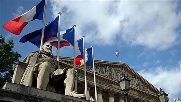 Myslimanët dhe të krishterët në Francë dorë për dore kundër terrorizmit