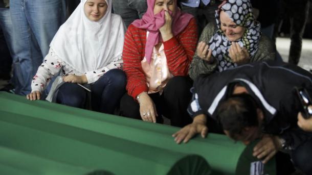 srebrenitsa kurbanlari, potocari2.jpg