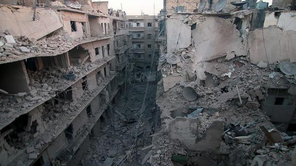 حمله هوایی جنگنده روس به قصبه اوروم الکبرا در غرب حلب