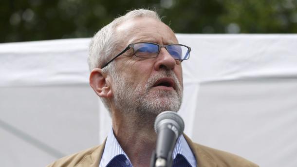 Jeremy Corbyn vizitoi xhaminë në Finsbury Park të Londrës