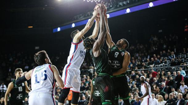 Darušafaka napravila veliko iznenađenje i izbacila Anadolu Efes iz četvrt finala turskog kupa