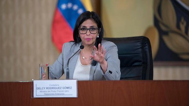 De Delcy Rodríguez a Pence: "Ocúpese de los asuntos internos de su país"