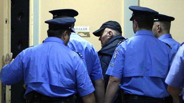Tribunali i Hagës kërkon burgim të përjetshëm për Mlladiç