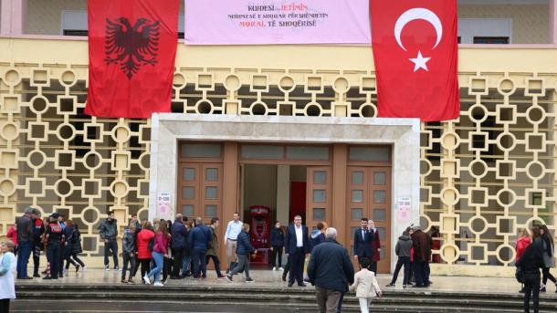 ihh ve alsar-dan arnavutluk-taki yetimlere yardım4.jpg