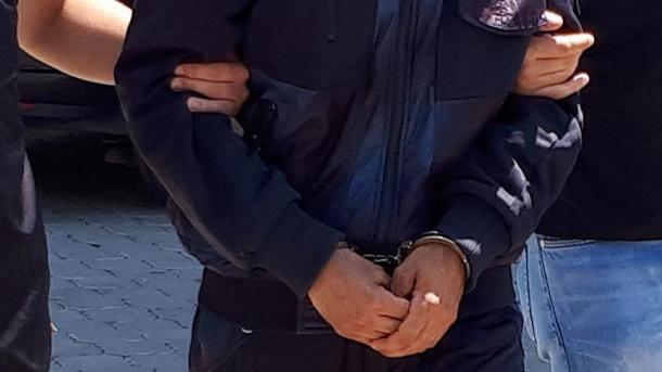 Suspeito de prisão por matar membro do Partido AKP da Turquia