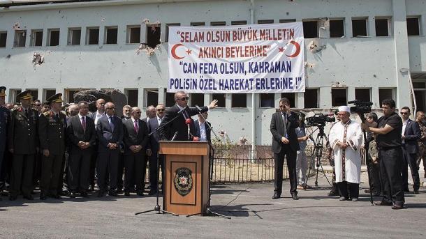 В Турции закрывают все военные училища