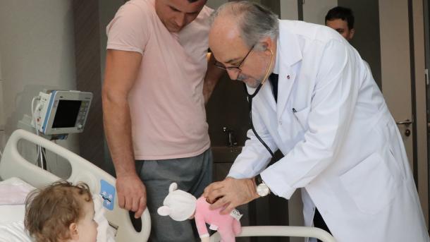 Lijepe vijesti iz Istanbula: Turski ljekar spasio život bebama Asiji i Lejli iz BiH