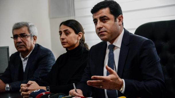 Partia Demokratike e Popujve, HDP, po tregon fytyrën e vërtetë dhe qëllimin e saj