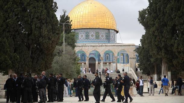 Incursion de dizaines de colons dans la mosquée al-Aqsa dimanche
