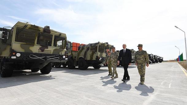 Prezident İ.Əliyev hərbi hissənin açılışına qatılıb