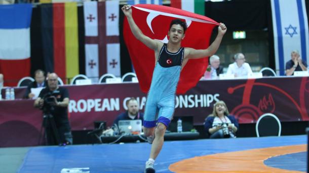 Turquía gana dos medallas en el Campeonato Juvenil de Lucha de Europa