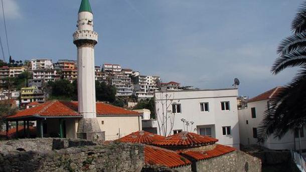 küçük resim_Karadağ-da bir cami.jpg