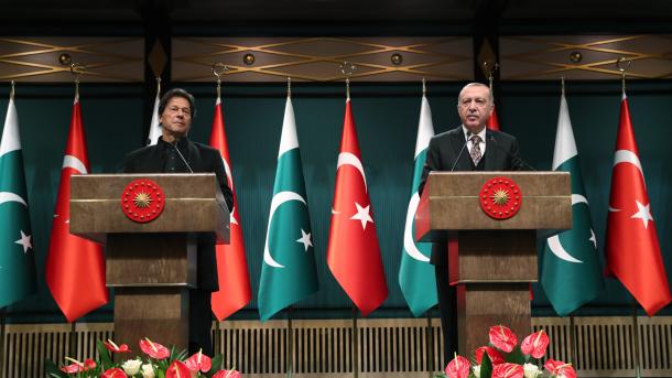 Erdoğan und Imran Khan geben gemeinsame Pressekonferenz