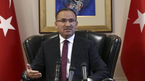 Governo da Turquia prolonga novamente o estado de emergência