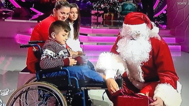 Edi Rama noel baba9.jpg