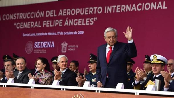 Presidente de México supervisó obras del aeropuerto de Santa Lucía