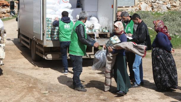 IHH podijelila humanitarnu pomoć za 2.000 porodica u Afrinu