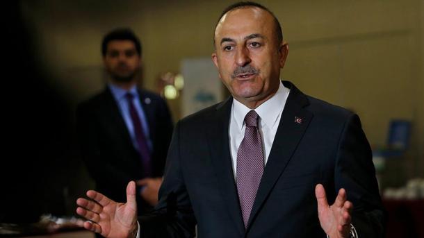 Çavusoglu: Turqia do të spastrojë terroristët përtej kufirit, s’ka alternativë tjetër