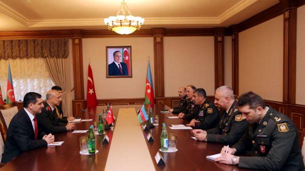 Görüşdə iki qardaş ölkənin hərbi əməkdaşlığının inkişaf etdirilməsindən danışıldı