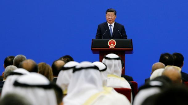 China promete conceder 23 bilhões de dólares a países árabes