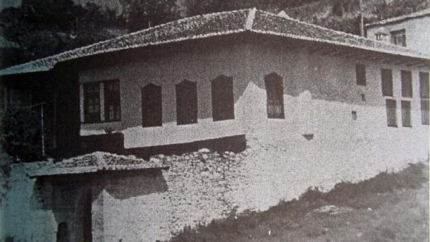 Arnavutluk İşkodra Kütüphanesi_20.jpg